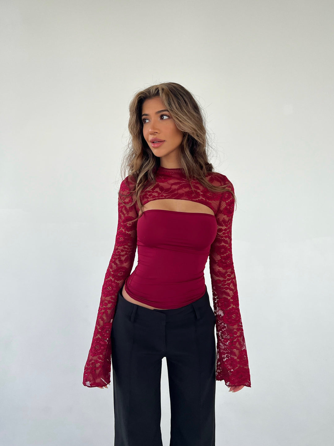 Isabella | Elegantes Spitzen-Top