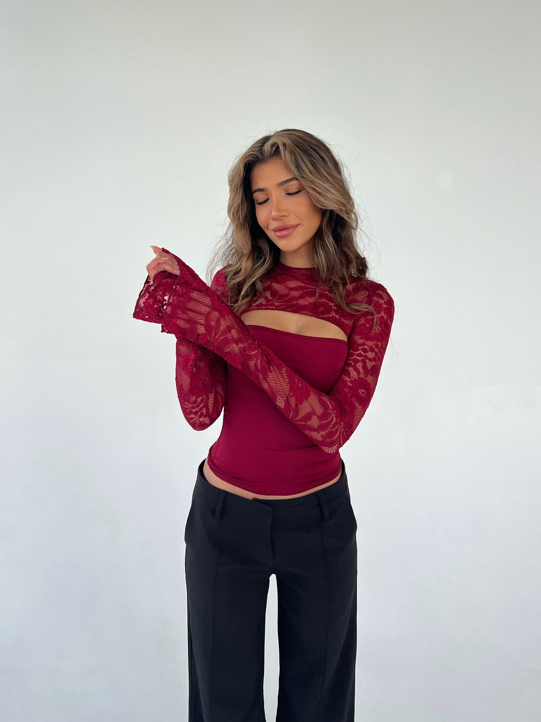 Isabella | Elegantes Spitzen-Top