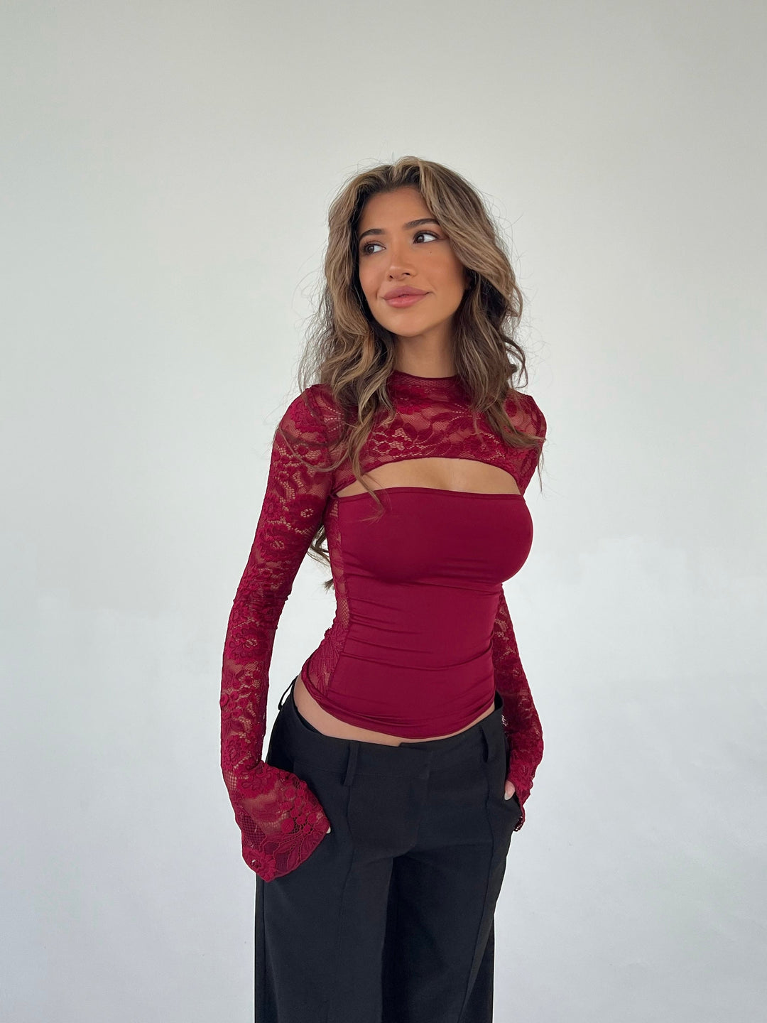 Isabella | Elegantes Spitzen-Top